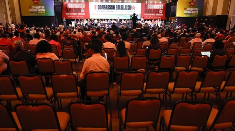 Abertura do 8º Congresso Nacional do PT em imagens
