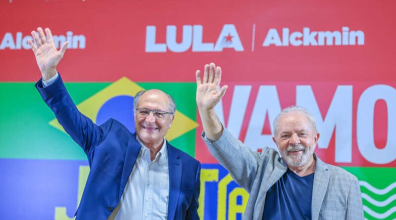 Alckmin expressa satisfação com possibilidade de ser vice novamente e destaca tema 'democracia versus ditadura' para a campanha