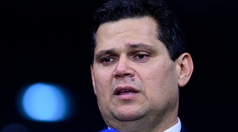 Alcolumbre busca agilidade na votação do veto de Lula ao PL da Dosimetria