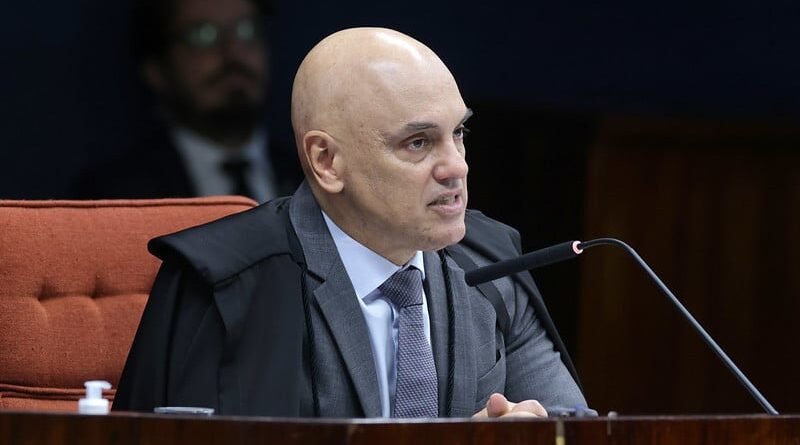 Alexandre de Moraes refuta alegações sobre viagens em aviões de Vorcaro