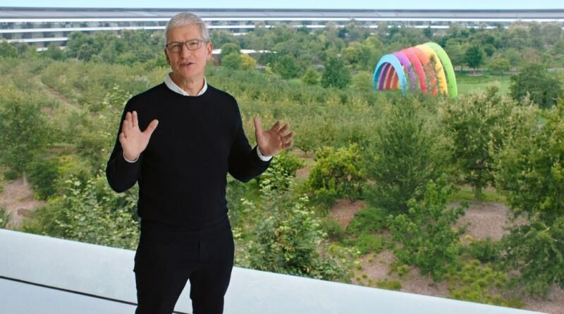 Apple anuncia novo CEO: John Ternus substitui Tim Cook após 15 anos de liderança