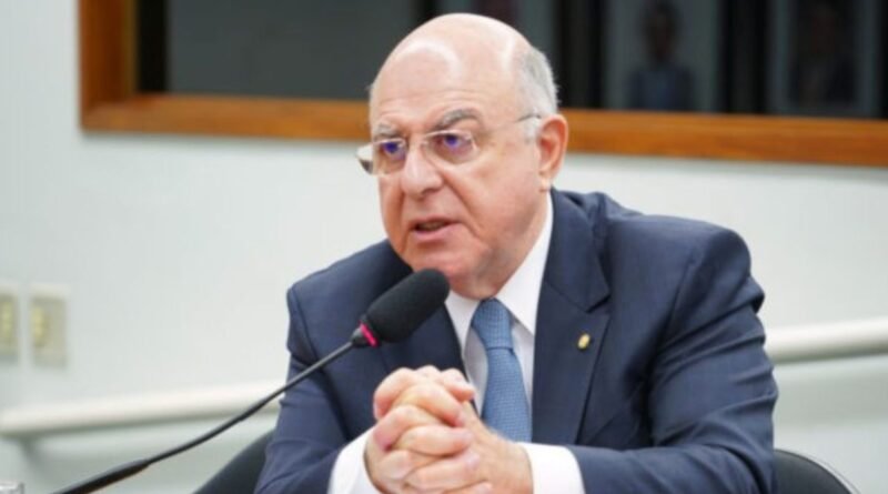 Arnaldo Jardim anuncia inclusão de fertilizantes em projeto sobre minerais críticos