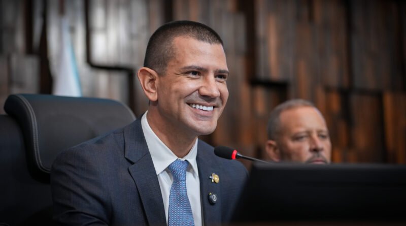 Assembleia do RJ pede ao STF que Douglas Ruas assuma governo interino imediatamente