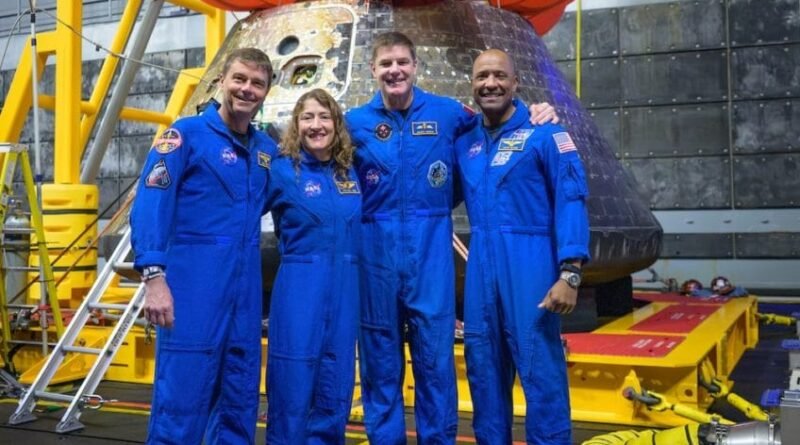 Astronautas da Artemis 2 compartilham discursos ao retornarem à Terra