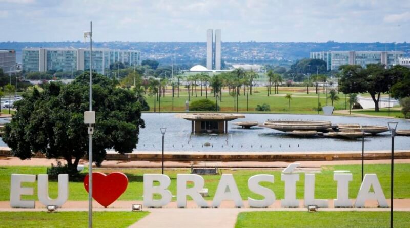 Brasília completa 66 anos e autoridades analisam prós e contras da cidade