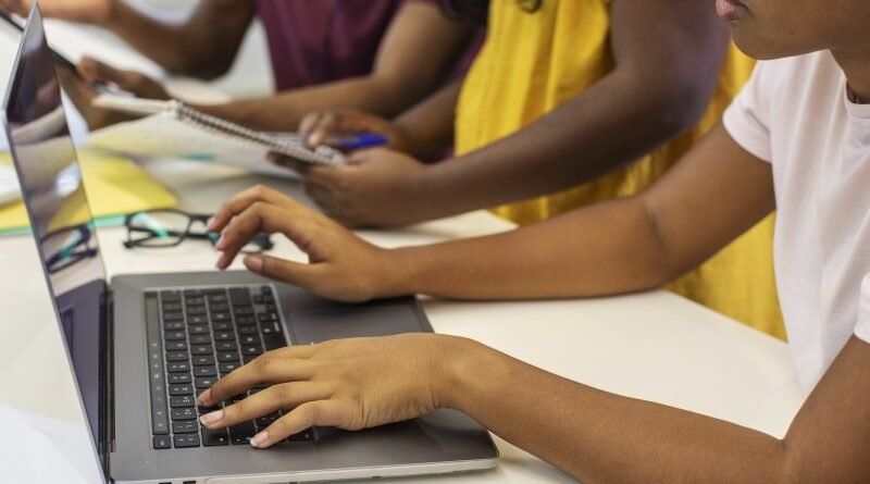 Cabo Gilberto Silva propõe inclusão de inteligência artificial e cibersegurança no currículo do ensino médio