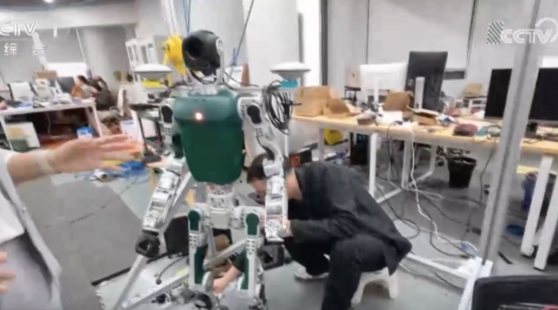 China envia 300 robôs humanoides para competir em meia maratona e demonstrar superioridade tecnológica