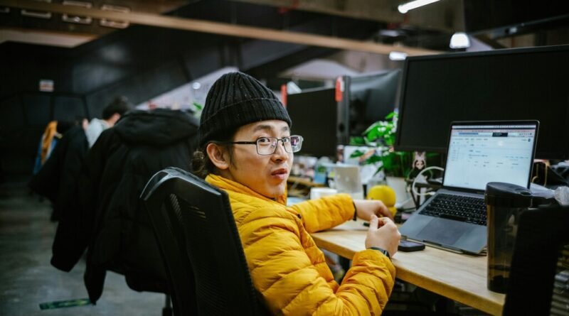 China lidera na formação de engenheiros e supera os EUA em inteligência artificial