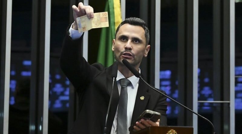 Cleitinho propõe discussão sobre o fim da escala 6x1 e a redução de supersalários