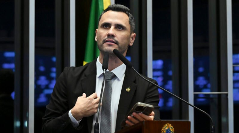Cleitinho se destaca como líder nas pesquisas para o governo de Minas Gerais em ambos os turnos
