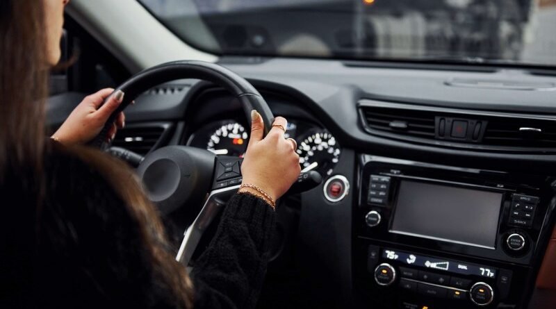 Comissão analisa proposta de autorização para adolescentes dirigirem com supervisão