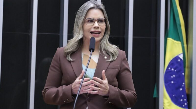 Comissão aprova nova proposta que permite a participação de mães em concursos de beleza