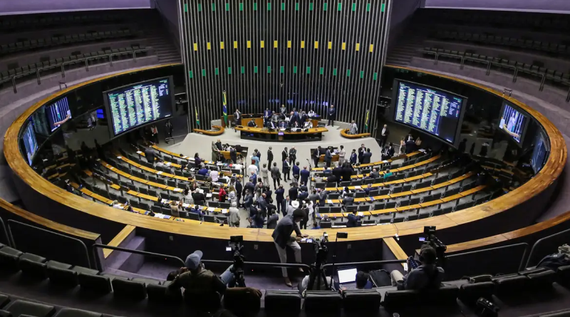 Congresso enfrenta veto da dosimetria, sabatina de Messias e decisão 6x1 nesta semana