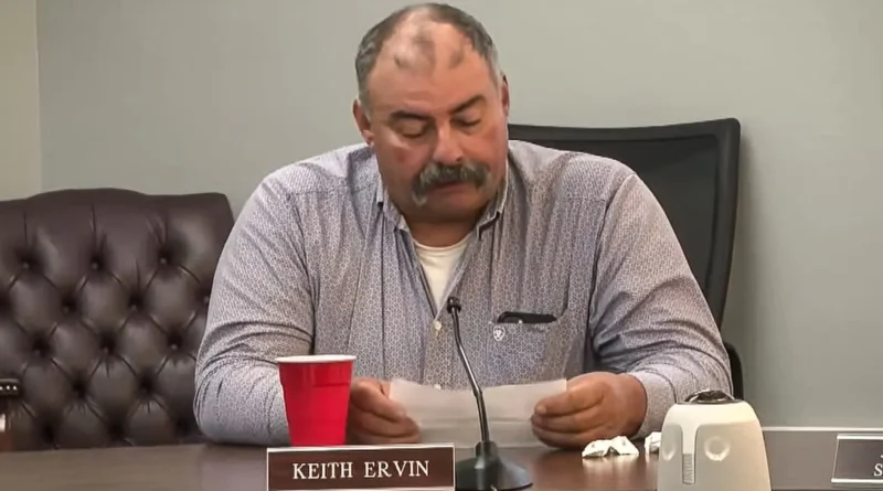 Conselheiro elogia aparência de estudante durante reunião nos EUA