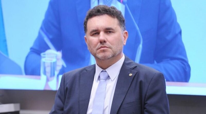 Conselho de Ética recomenda afastamento de Pollon, Hattem e Zé Trovão