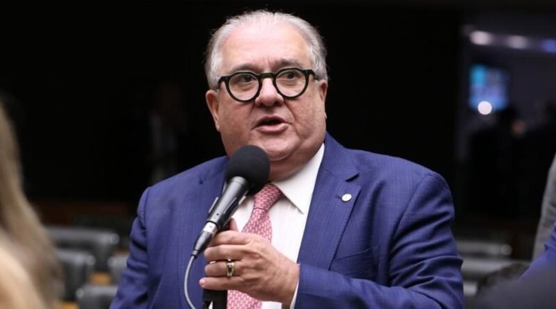 Coutinho solicita adiamento da votação do projeto de lei sobre trabalho por aplicativo