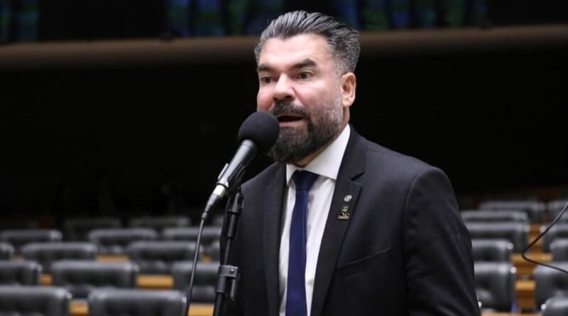 Delegado Caveira sugere autorização para que servidores do Procon possam portar armas