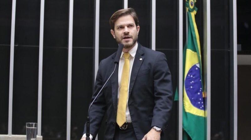 Deputado solicita avanço de projeto que permite dedução de despesas com animais de estimação no Imposto de Renda