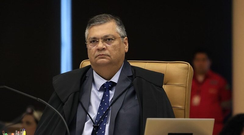Dino apresenta proposta de reforma do Judiciário e é elogiado por Fachin
