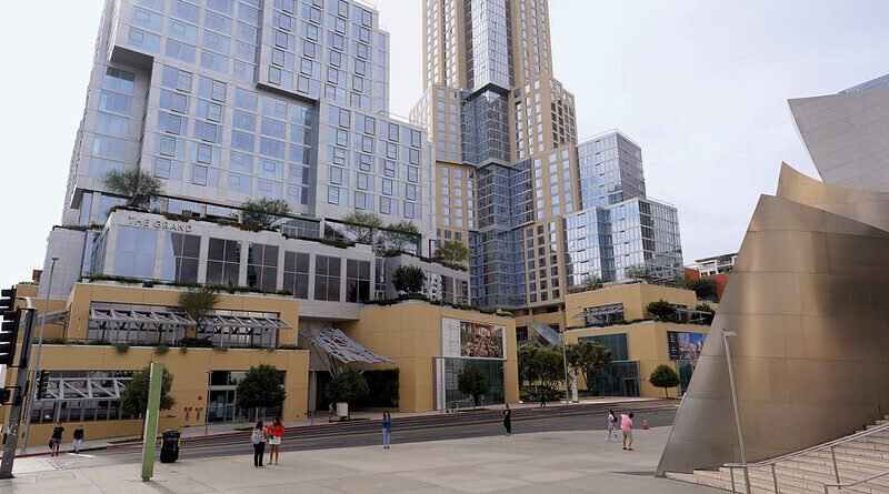 Disney cria auditório que transforma bairro em forno insuportável durante o calor