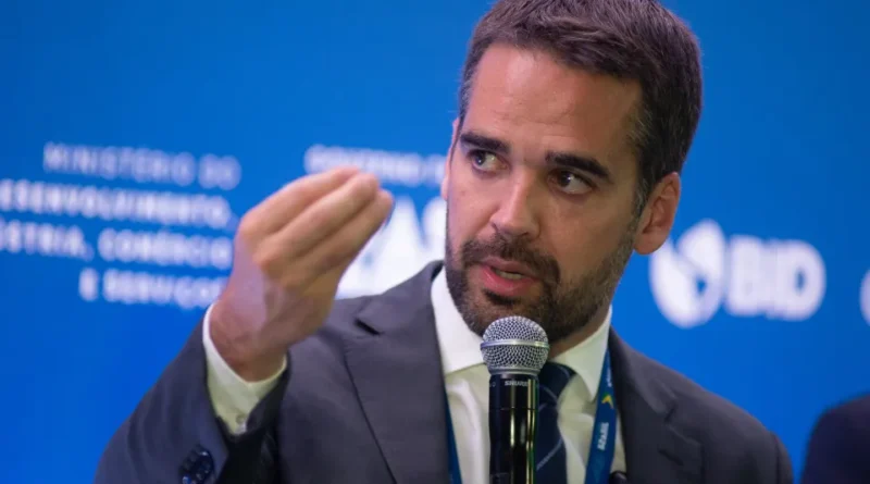 Eduardo Leite se desculpa com Caiado após críticas por ser preterido no PSD