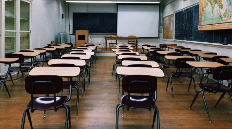 Estudo revela que 185 mil professores da rede estadual podem se aposentar até 2034