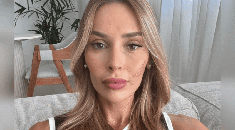 Ex-modelo brasileira remove publicações após associar Trump a Epstein