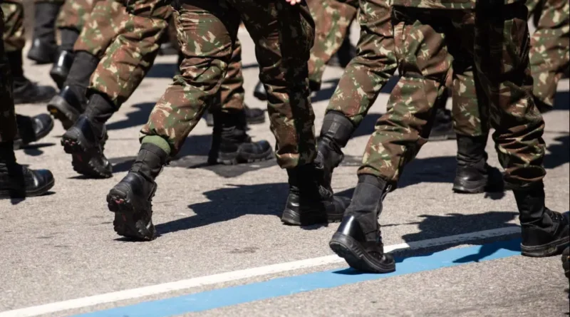 Exército detém militares envolvidos em conspiração golpista após determinação de Moraes