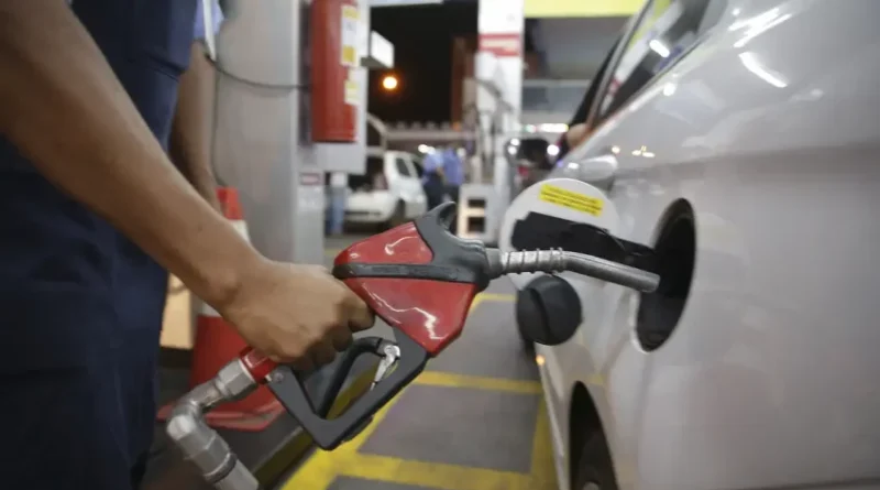 Fazenda afirma que ações para conter aumento dos combustíveis possibilitam redução da Selic