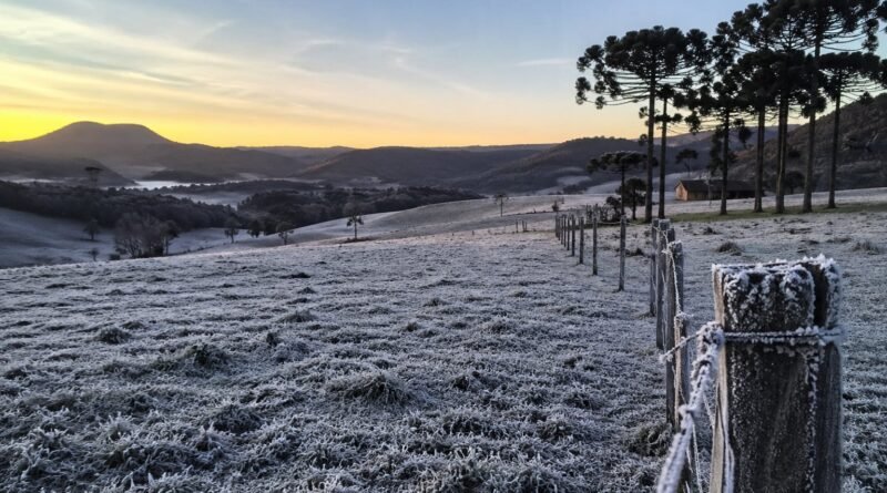 Frio intenso nos próximos dias provoca queda nas temperaturas e eleva o risco de geadas em todo o país