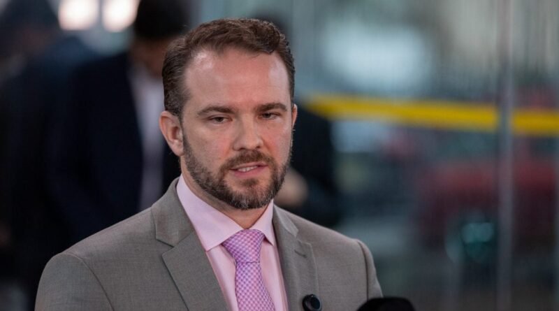 Governo aumenta tributo sobre o cigarro para financiar querosene e biodiesel