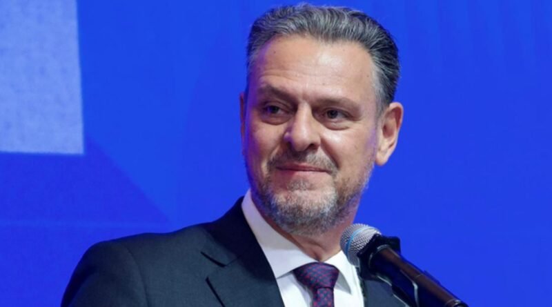 Governo demite 16 ministros de Estado na última semana para desincompatibilização