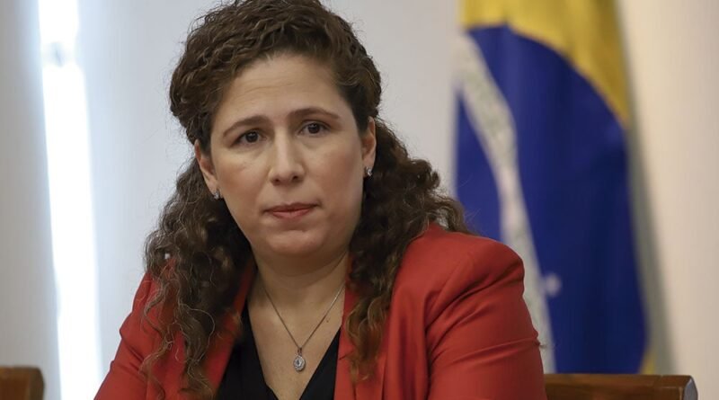 Governo federal anuncia convocação de 7 mil servidores para 2026, afirma ministra