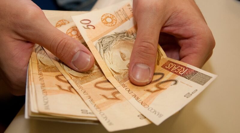 Governo sugere salário mínimo de R$ 1.717 para 2027 e define valores até 2030