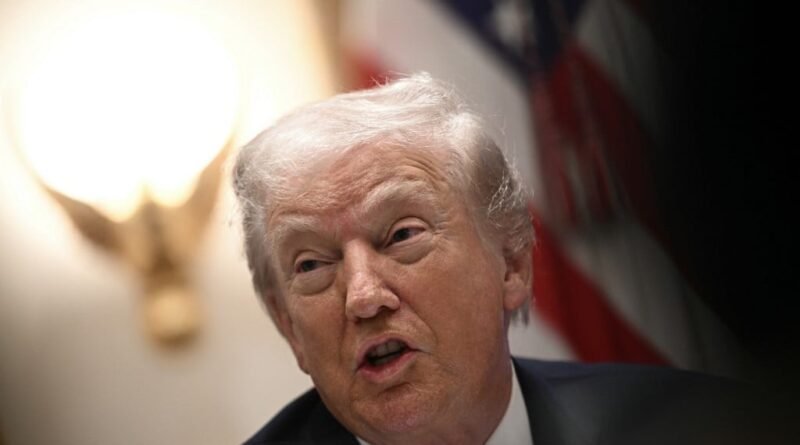 Guerra contra o Irã já gera prejuízo de US$ 25 bilhões para os EUA; Trump alerta iranianos a ficarem atentos