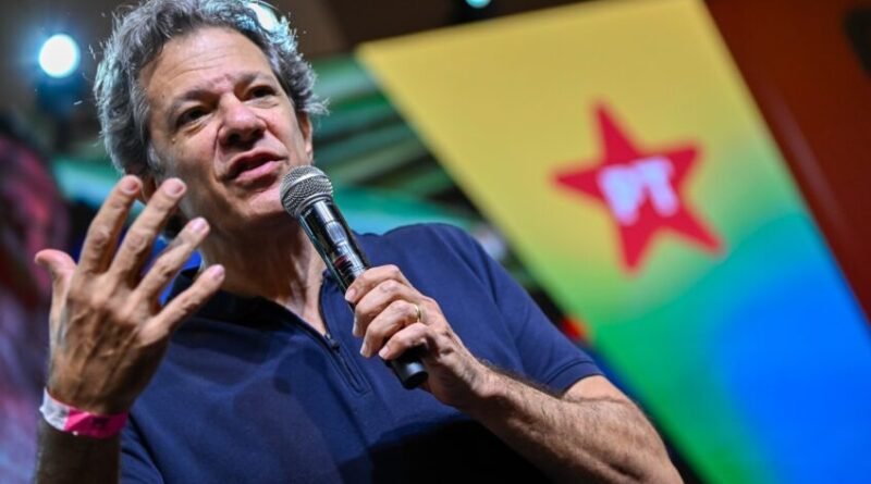 Haddad afirma que Bolsonaros realizam a pior política da história do país