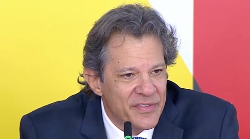 Haddad atribui ideia da "taxação do Pix" a Bolsonaro