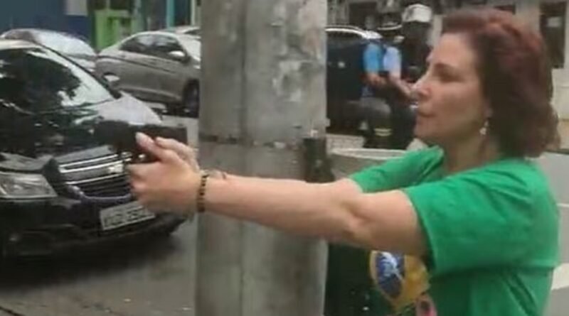 Justiça da Itália emite nova decisão favorável à extradição de ex-deputada Carla Zambelli