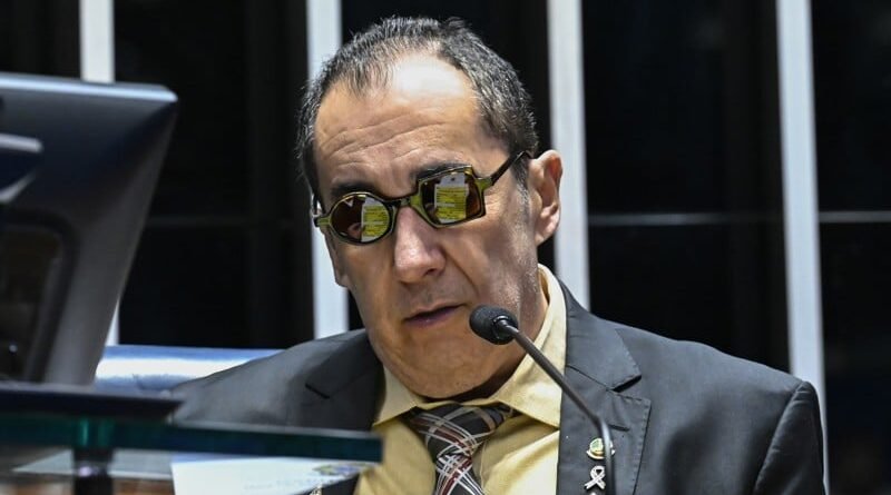 Kajuru sugere restrição de atuação de juiz em caso envolvendo parente advogado