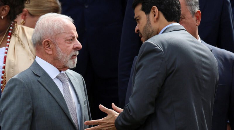 Líderes da construção civil e Lula solicitam apoio de senadores para aprovação de Jorge Messias ao STF