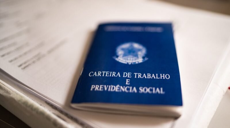 Lula anuncia envio de projeto ao Congresso para reduzir escala 6×1 nesta semana