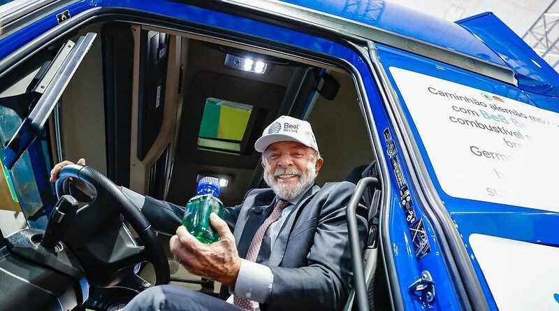 Lula critica restrições da União Europeia ao biocombustível durante visita à Alemanha