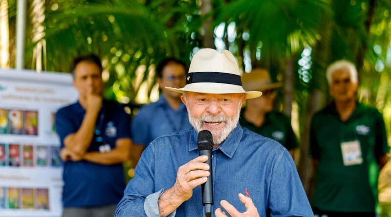 Lula solicita reintegração de agentes e delegados da PF para combater crime organizado