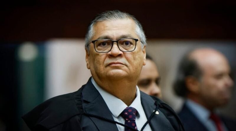Moraes determina devolução de equipamentos de jornalista que criticou Dino