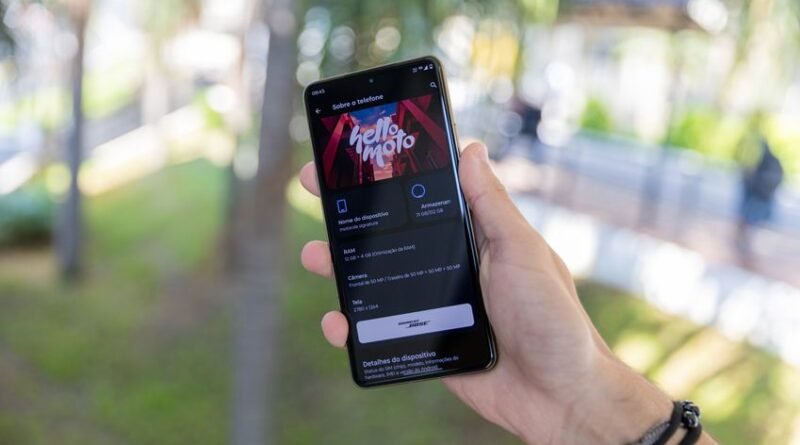 Motorola Signature e Galaxy S26 Ultra: qual é o melhor smartphone premium