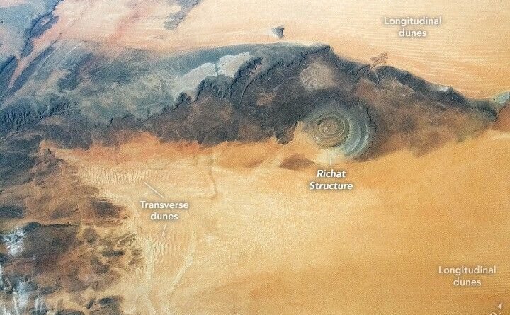 NASA revela imagem do "olho perfeito" no Saara avistado do espaço há 60 anos