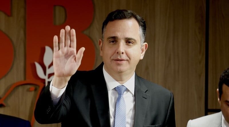 Pacheco ingressa no PSB sem assegurar candidatura ao governo de Minas