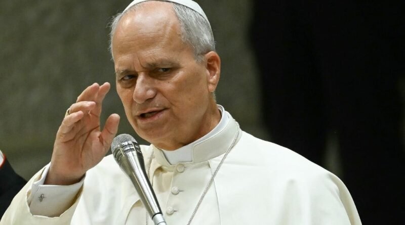 Papa expressa preocupação com interpretação de suas palavras em relação a Trump