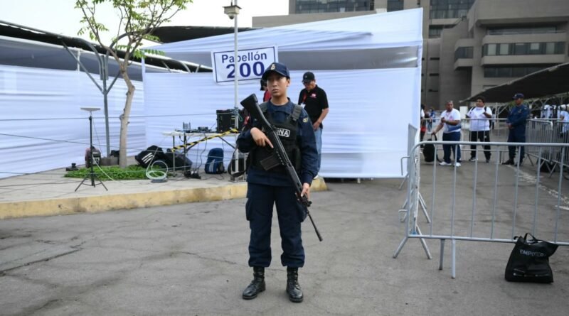 Peru realiza eleições fragmentadas após uma década de presidentes efêmeros e marcada pela violência