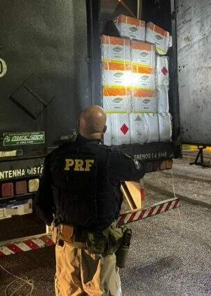 Polícia captura contrabandista com 820 litros de agrotóxico na Zona Sul do Estado